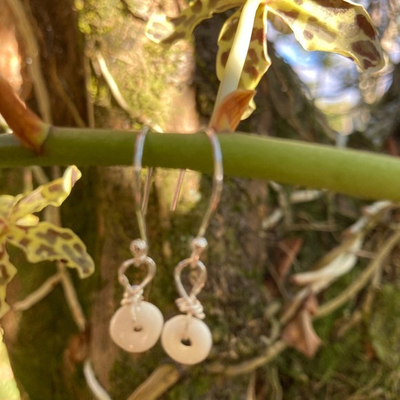 Authentic Hawaiian Puka shell earrings - Picture 3 of 6